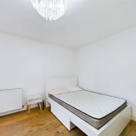 Rent this 2 bed apartment on Berkeley Court in Berkeley Place, Cheltenham