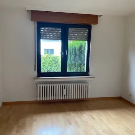 Rent this 2 bed apartment on Alt-Eller 14 in 40229 Dusseldorf, Germany