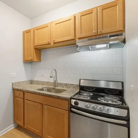 Image 7 - 7445-7453 North Greenview Avenue, Chicago, IL 60626, USA - Apartment for rent