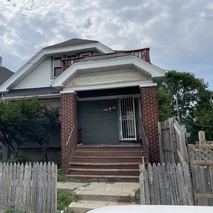 Buy this 3 bed duplex on 3039 North 27th Street in Milwaukee, WI 53210