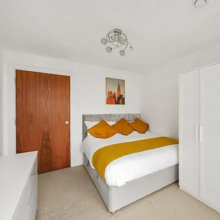 Rent this 1 bed condo on London in E14 9BU, United Kingdom
