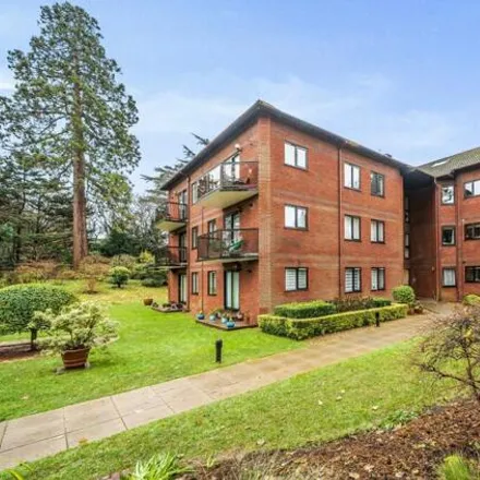 Buy this 2 bed apartment on High Path Road in Epsom Road, Guildford