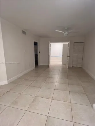 Image 2 - South Oakland Forest Drive, Broward County, FL 33309, USA - Condo for rent
