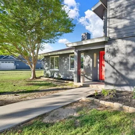 Image 9 - 211 Twin Oak Drive, Wilson County, TX 78121, USA - House for sale