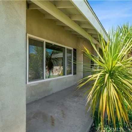 Image 5 - 2414 North Eastwood Avenue, Santa Ana, CA 92705, USA - House for sale
