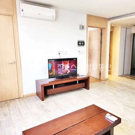 Rent this 1 bed apartment on 서울특별시 강남구 청담동 5-25