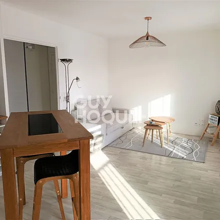 Rent this 2 bed apartment on Marché de la Coudraie in Esplanade de la Coudraie, 78300 Poissy