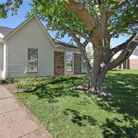 Buy this 3 bed house on 833 Denmark Drive in Mesquite, TX 75149