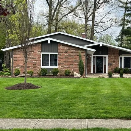 Image 2 - 9123 Ironwood Drive, Olmsted Falls, OH 44138, USA - House for sale