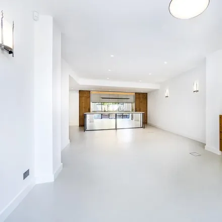 Image 3 - Leinster Mansions, Bracknell Gardens, London, NW3 7EH, United Kingdom - Apartment for rent