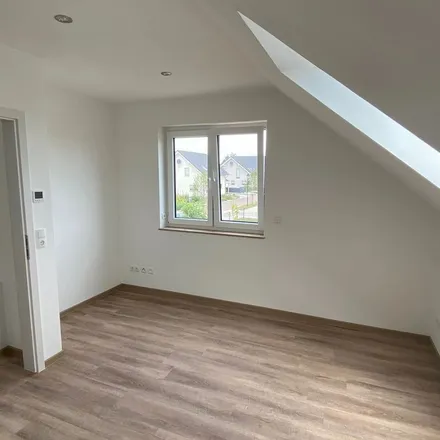 Rent this 5 bed apartment on Hanfweg 37 in 06116 Halle (Saale), Germany