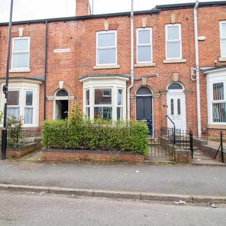 Rent this 3 bed townhouse on 4-50 Kearsley Road in Sheffield, S2 4TF