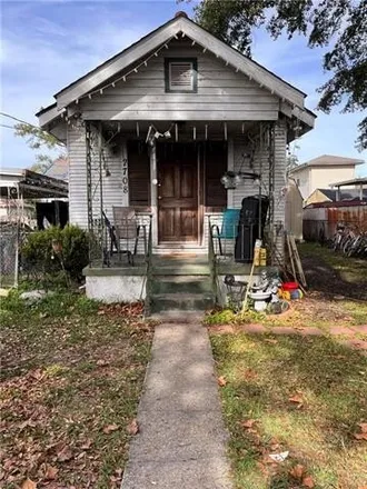 Buy this 2 bed house on 1301 Claiborne Drive in Jefferson, Jefferson Parish