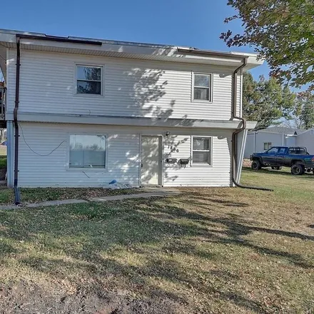 Image 1 - 1826 J Avenue Northeast, Cedar Rapids, IA 52402, USA - Duplex for sale