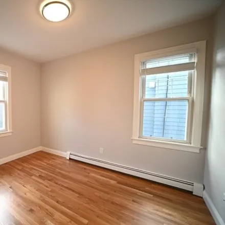 Image 7 - 19 Roberts Street, Brookline, MA 02445, USA - Apartment for rent