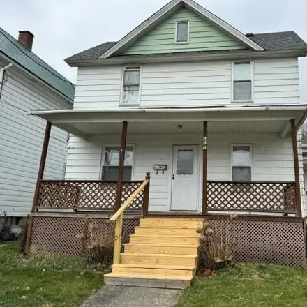 Buy this 2 bed house on 627 East Street in East Warren, Warren