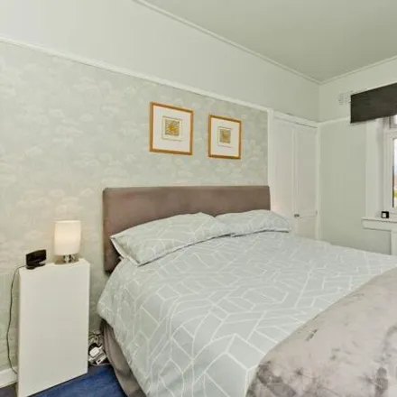 Image 7 - 32 Broomlea Crescent, City of Edinburgh, EH12 7NR, United Kingdom - Apartment for sale