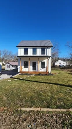 Buy this 2 bed house on 116 North Main Street in Sparta, White County