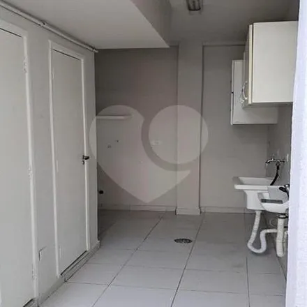 Rent this studio house on Avenida Santo Amaro 898 in Vila Olímpia, São Paulo - SP