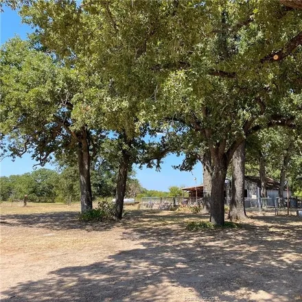 Image 3 - 960 Gassaway Avenue, Lott, Falls County, TX 76656, USA - House for sale