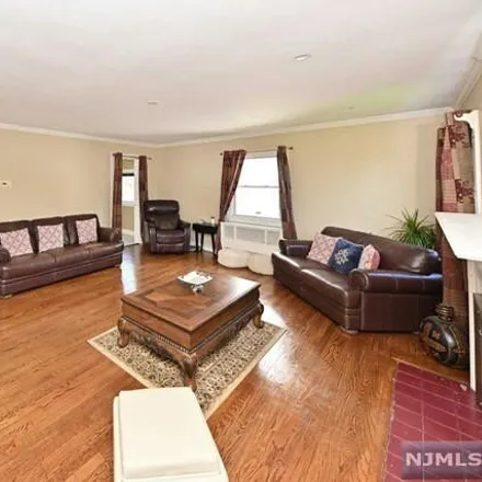 Image 9 - 87 Sinniger Place, Maywood, Bergen County, NJ 07607, USA - House for sale