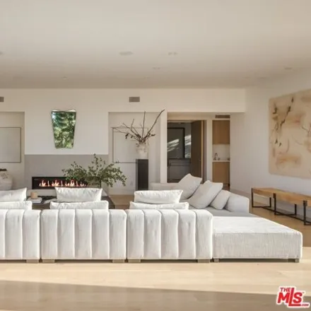 Image 7 - 1910 Bel Air Rd, Los Angeles, California, 90077 - House for sale