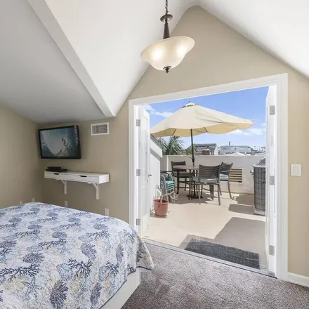Rent this 3 bed house on Newport Beach