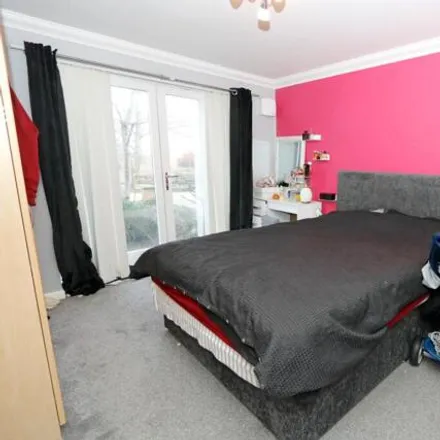 Image 5 - Prince Avenue, Southend-on-Sea, SS0 0NB, United Kingdom - Apartment for sale