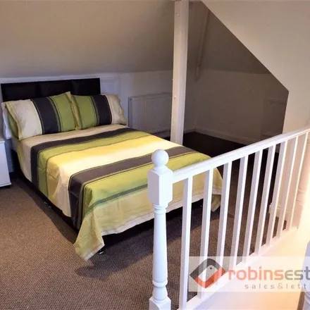 Rent this 6 bed apartment on 16 Claude Street in Nottingham, NG7 2LB