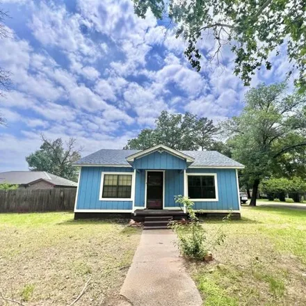 Buy this 3 bed house on 622 Lipsey Avenue in Palestine, TX 75803