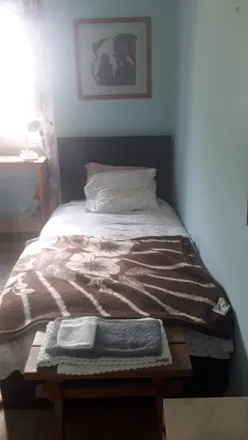 Rent this 3 bed room on unnamed road in 2600-027 Vila Franca de Xira, Portugal