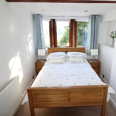 Rent this 1 bed house on Kirklees in HD4 7DP, United Kingdom