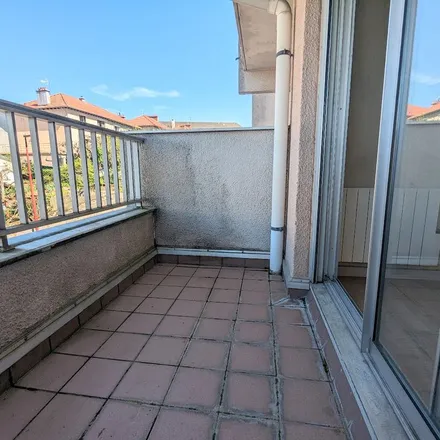 Rent this 1 bed apartment on Yves Passaga Immobilier in 4 Place Jean Jaurès, 12000 Rodez
