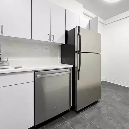 Image 4 - 25 W 68th St, Unit 3H - Apartment for rent