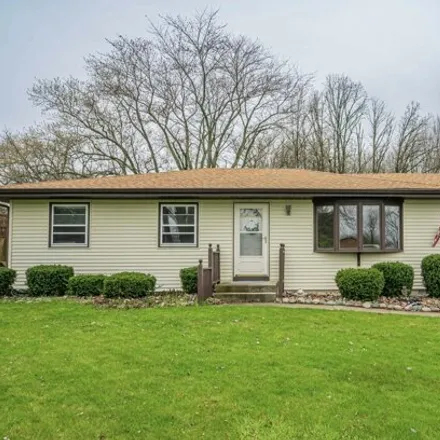 Buy this 3 bed house on 3825 Kingsway Drive in Lakes of the Four Seasons, Winfield Township