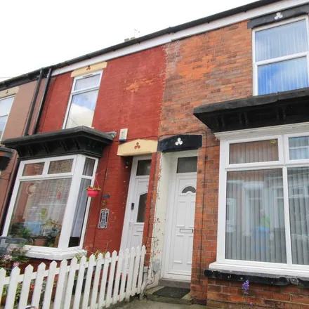 Rent this 2 bed townhouse on unnamed road in Hull, HU9 1JX