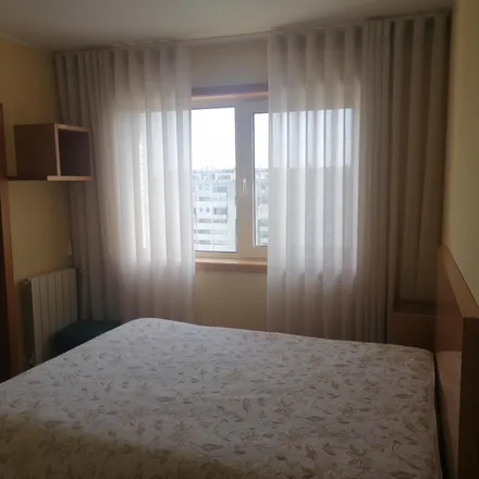 Rent this 4 bed room on Rua Carlos Alberto Morais in 4454-617 Matosinhos, Portugal