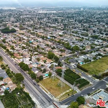 Image 7 - Alley 80357, Los Angeles, CA 91331, USA - House for sale