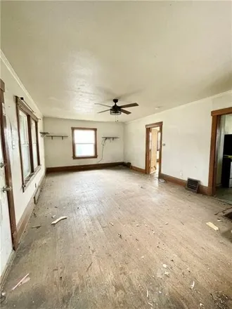 Image 3 - 1437 23rd Street, Des Moines, IA 50310, USA - House for sale