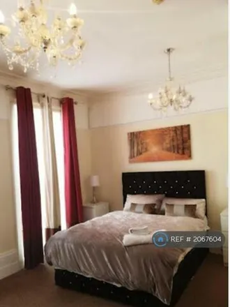 Image 1 - The Red Carpet, 183a Oxford Road, Reading, RG1 7NL, United Kingdom - House for rent