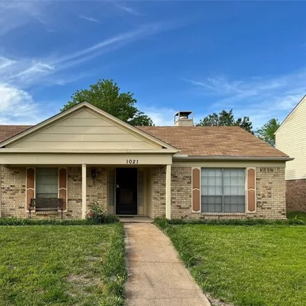 Buy this 3 bed house on 1055 Alexandria Avenue in Garland, TX 75040