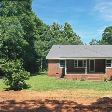 Buy this 2 bed house on 301 South Greene Street in Wadesboro, NC 28170