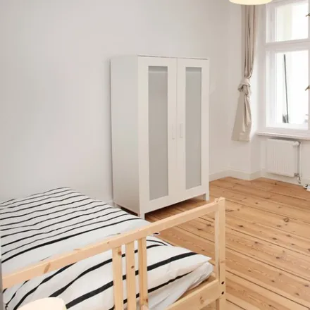 Rent this 4 bed room on Ratiborstraße 10 in 10999 Berlin, Germany