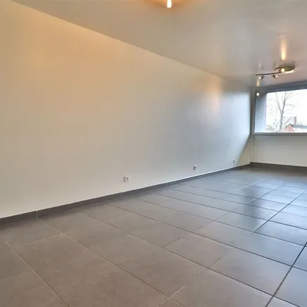 Rent this 1 bed apartment on Aalbeeksesteenweg 62;62A-62B in 8500 Kortrijk, Belgium