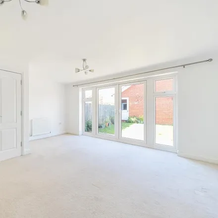 Image 3 - Howgate Street, Buckinghamshire, HP18 0SG, United Kingdom - Townhouse for rent