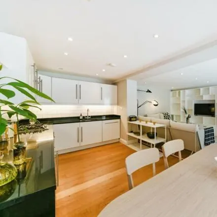 Image 2 - Warren Mews, London, W1T 6AN, United Kingdom - Townhouse for rent