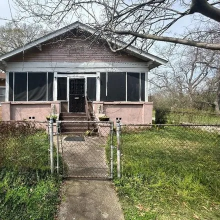 Buy this 3 bed house on Lyons Street in Mobile, AL 36604