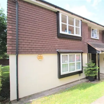 Rent this studio apartment on 55 Doveney Close in London, BR5 3WE