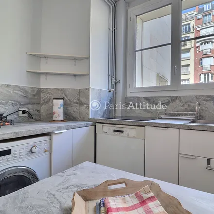 Image 7 - 11 Rue Philibert Delorme, 75017 Paris, France - Apartment for rent