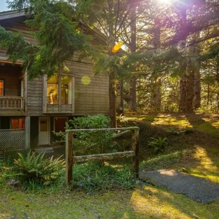 Buy this 3 bed house on 801 Ecola Park Road in Cannon Beach, Clatsop County